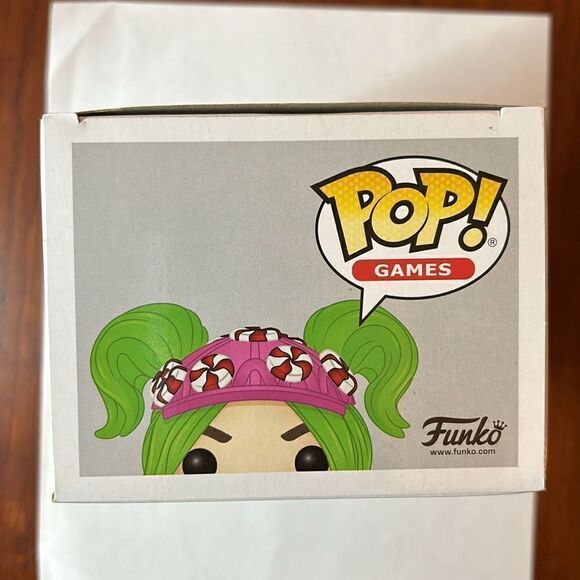 NIB Funko Pop Games #458 Zoey Fortnite Battle Royale Collectible Vinyl Figure - Picture 4 of 7